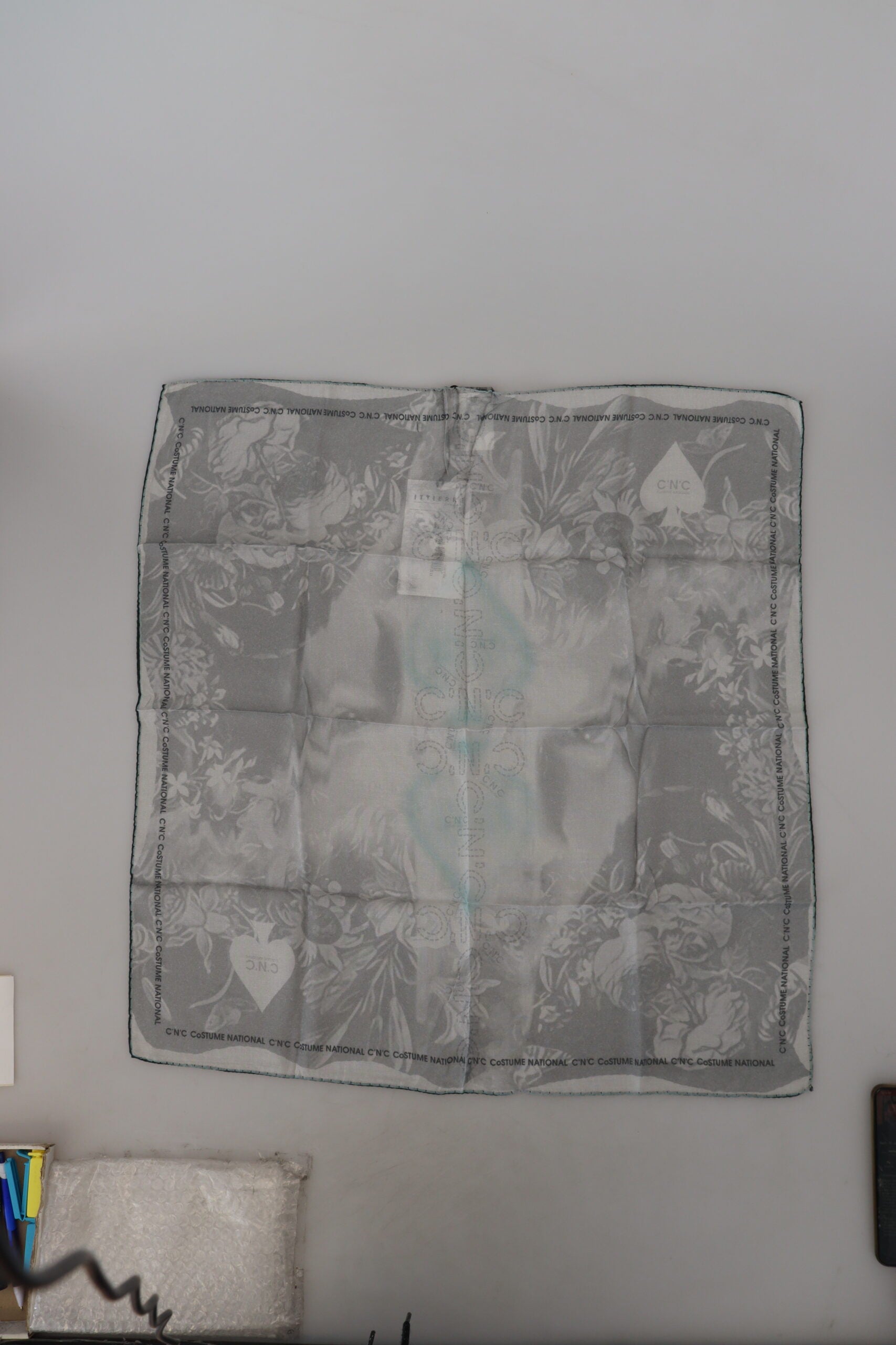Costume National Grauer Print-Schal Foulard Markenschal