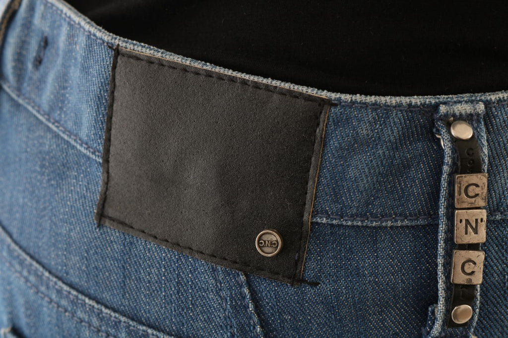 Costume National Boyfriend Fit Jeans aus Baumwolle mit blauer Waschung
