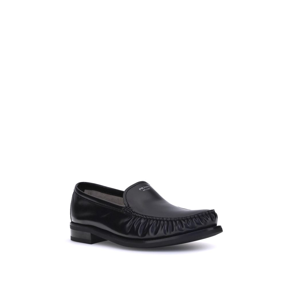 Prada Loafer aus gebürstetem Leder