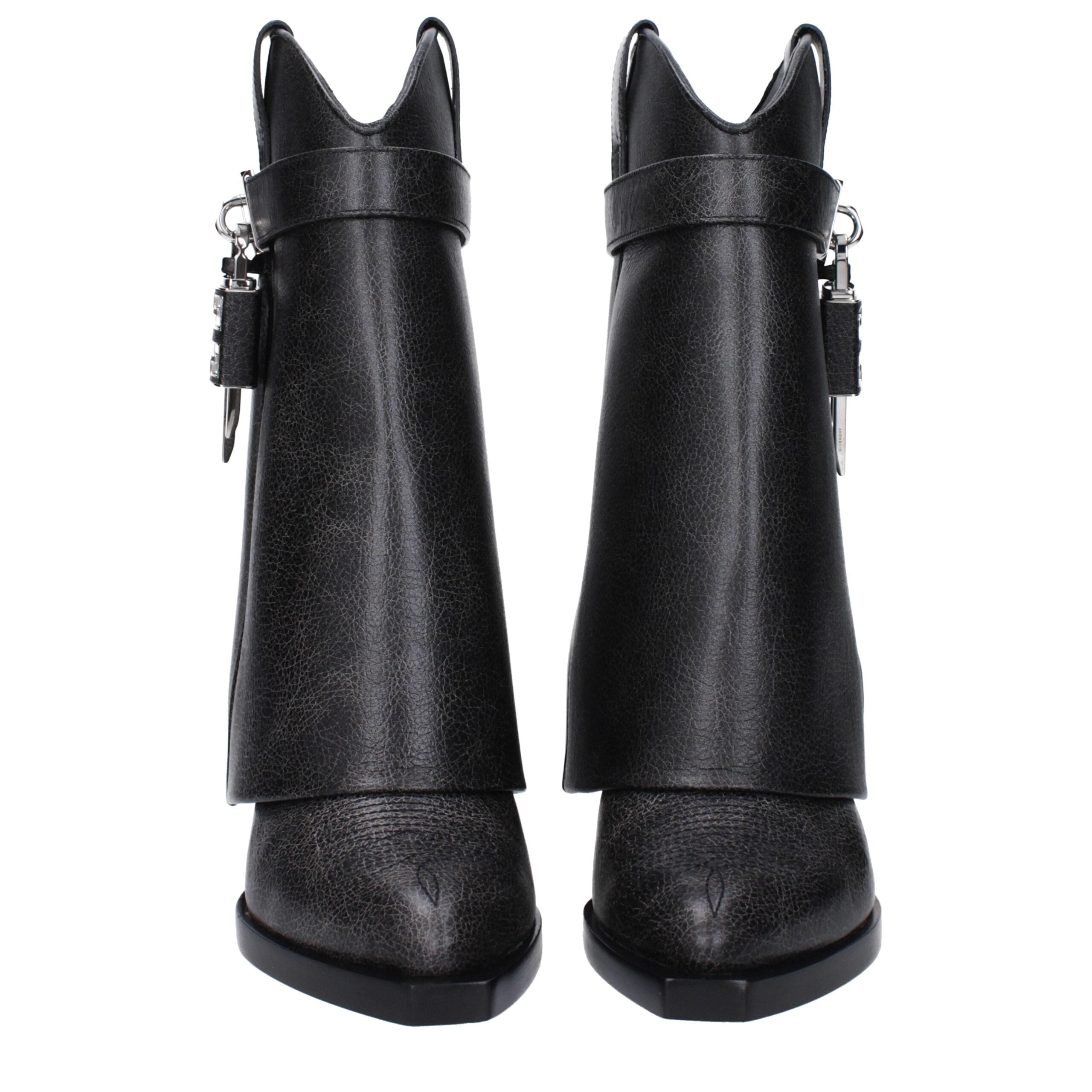 Givenchy Schwarze Lederstiefeletten