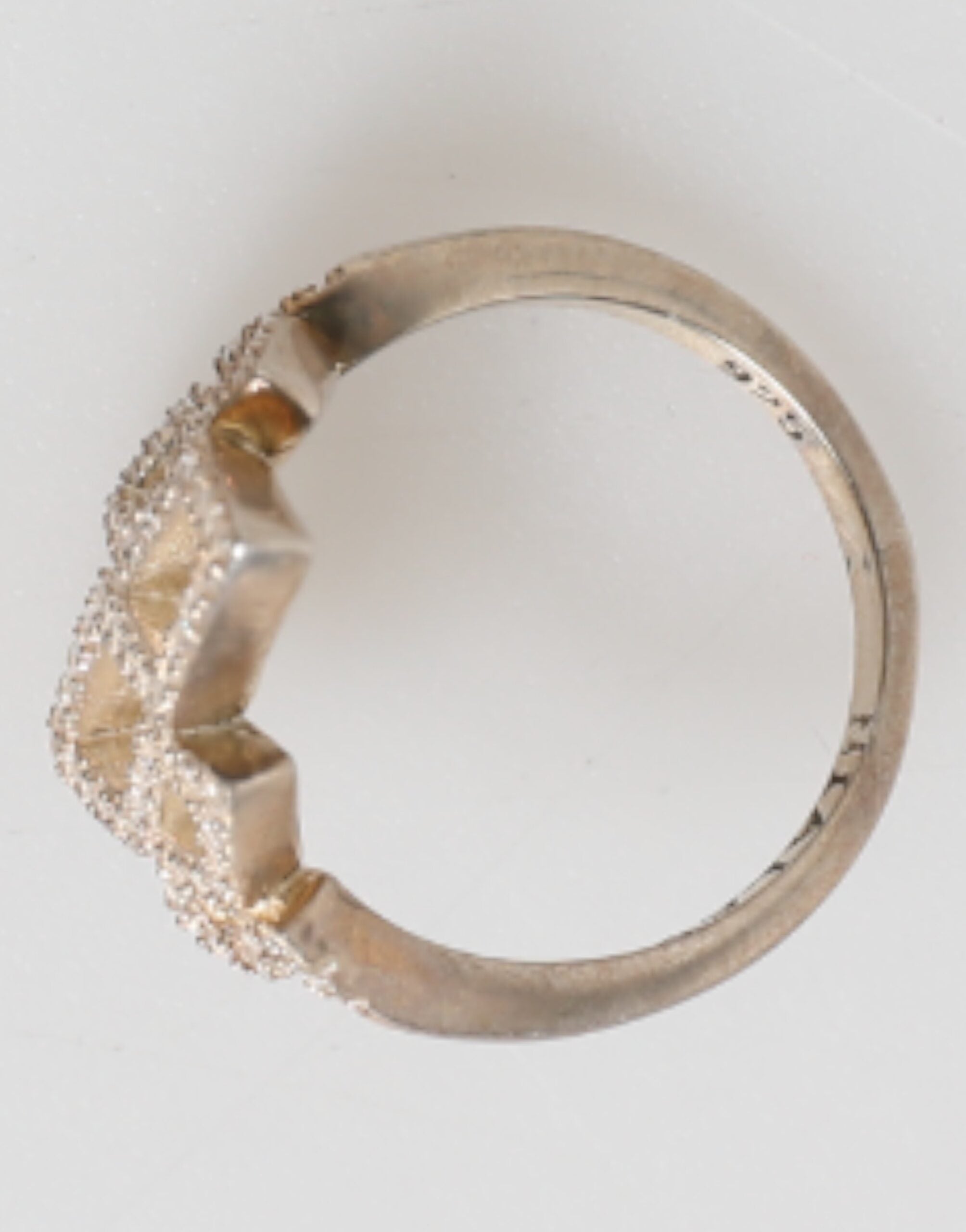 Nialaya Geometrischer Diamant Form Pave CZ Kristallschmuck Ring