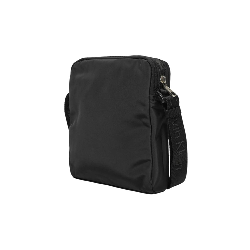 Calvin Klein Schwarze Messenger-Tasche aus recyceltem Polyester