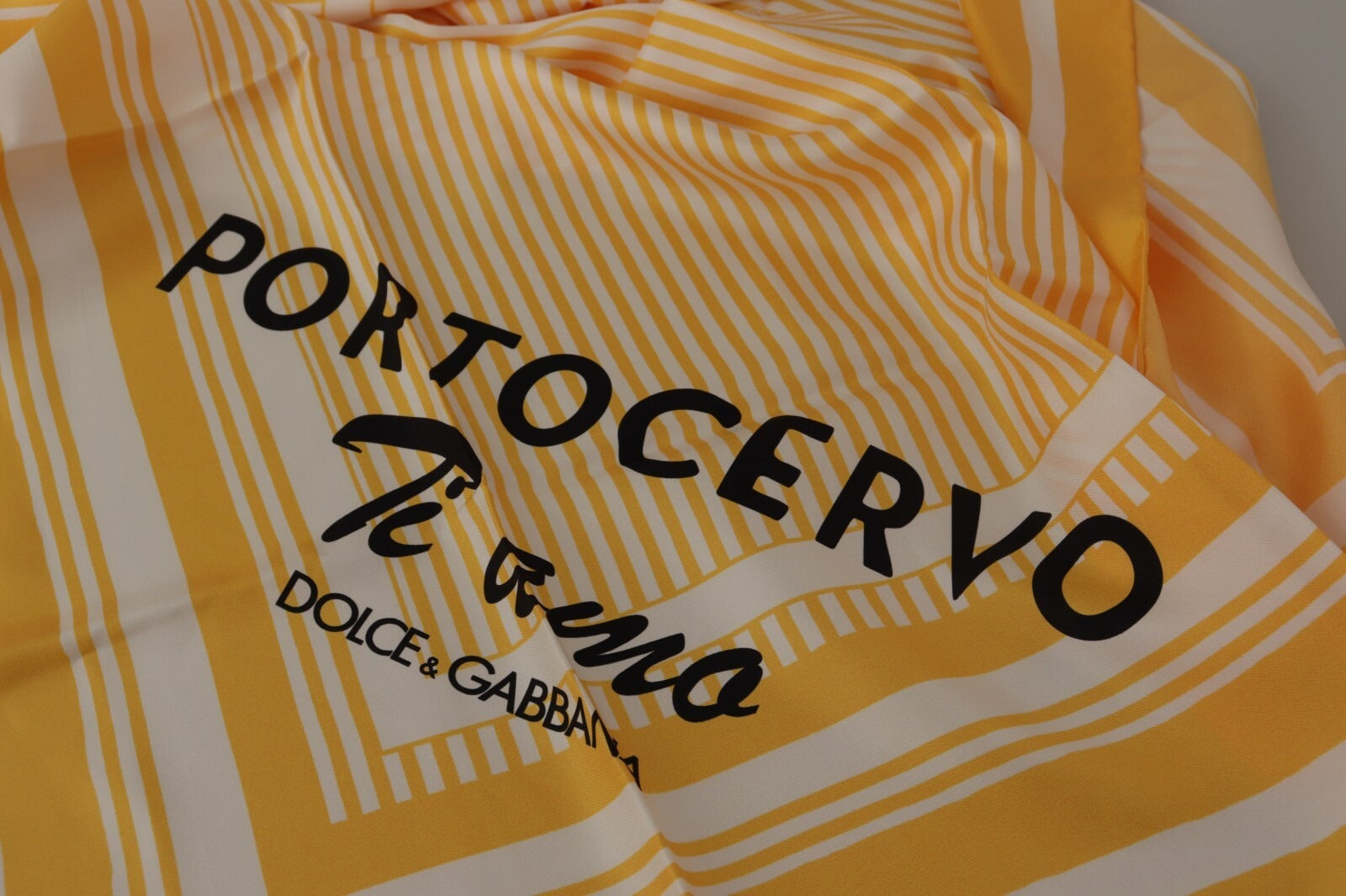 Dolce & Gabbana Gelb-Weiß gestreiftes Seidentuch